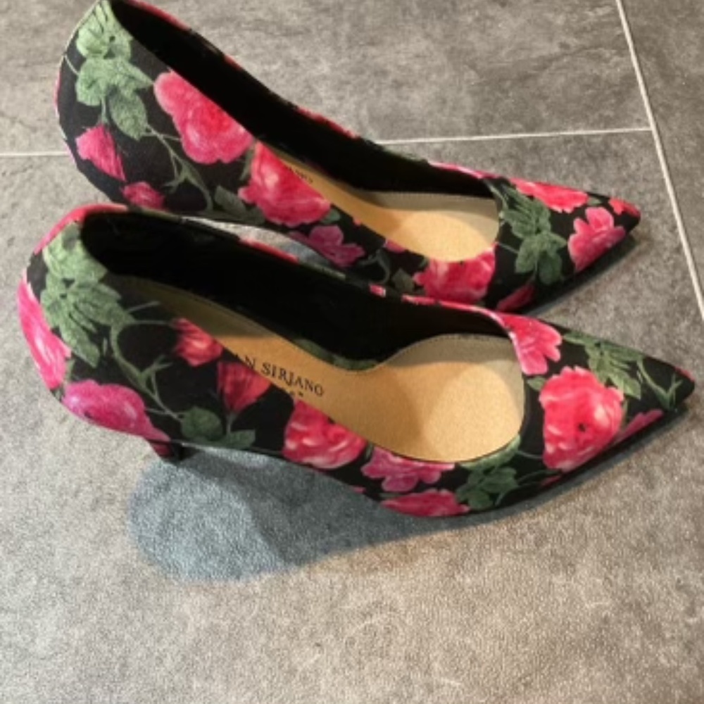 Christian Siriano Black Floral Heels - Picture 2 of 3